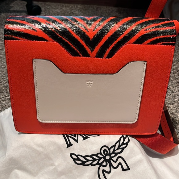 NWT MCM Calfskin Orange and Black Tiger Print Crossbody Bag w/ dustbag - Picture 5 of 10